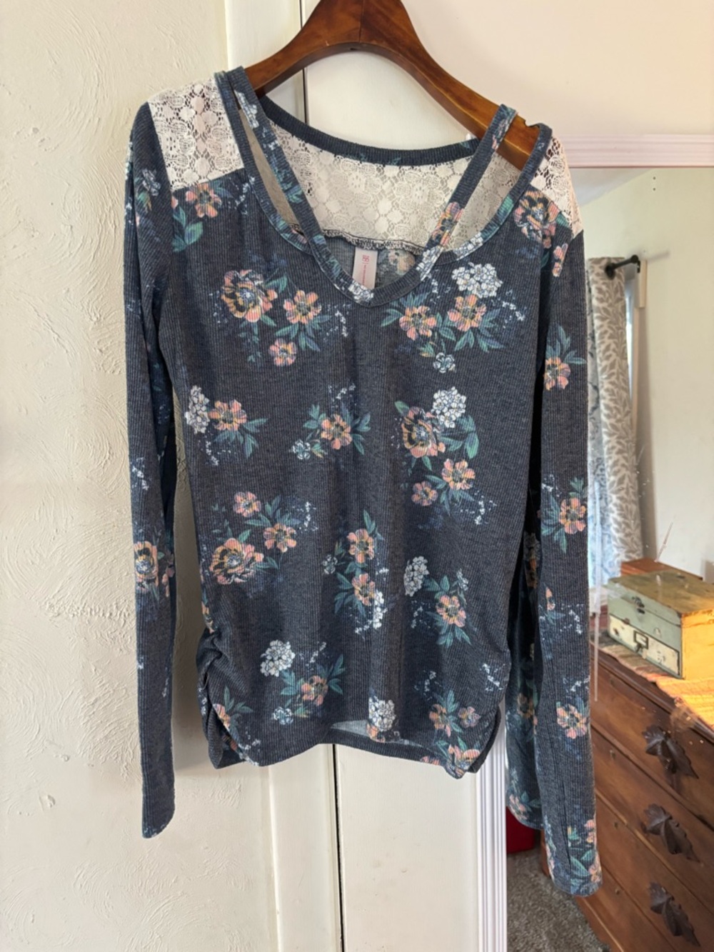 Floral Top w/Lace